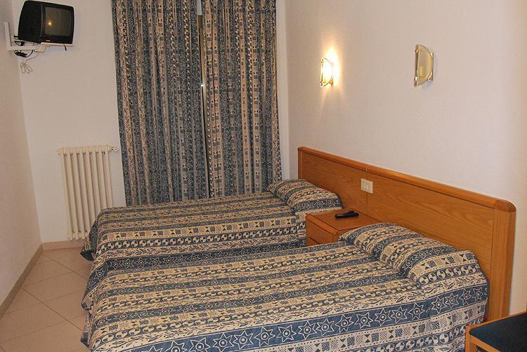 Llança Hostal Gran Sol מראה חיצוני תמונה