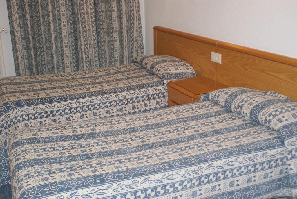 Llança Hostal Gran Sol מראה חיצוני תמונה
